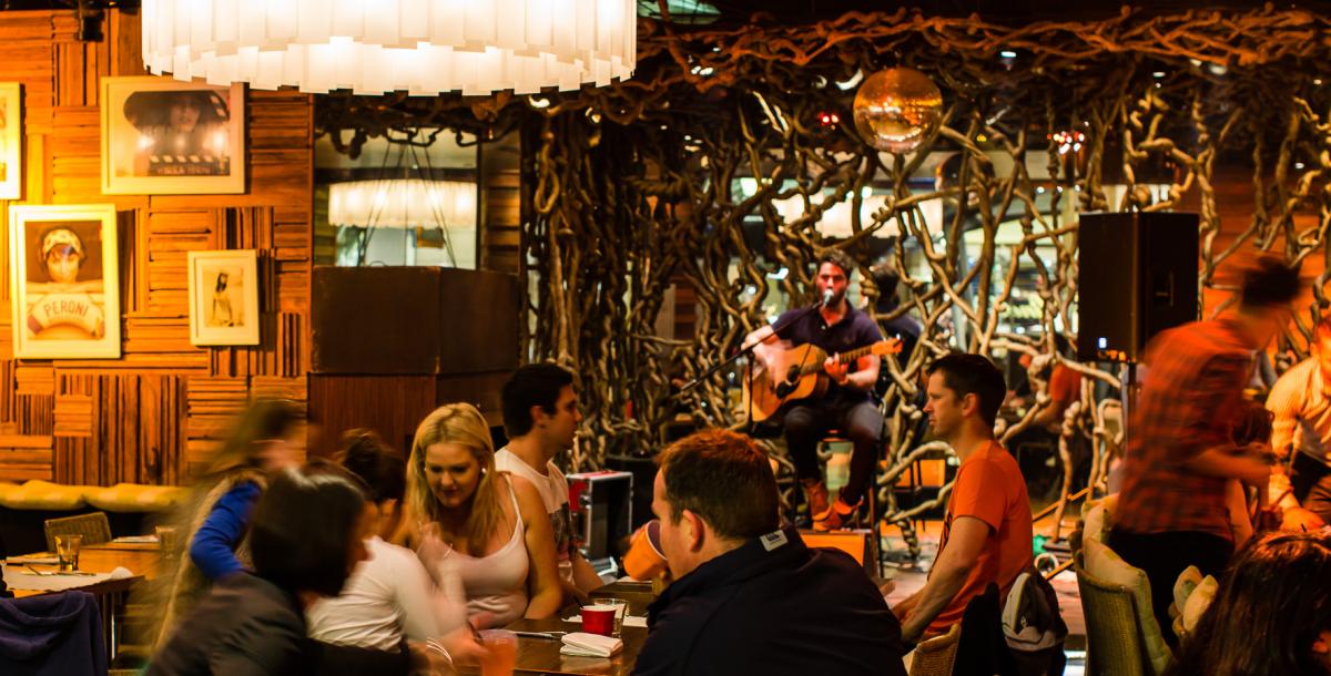 Live music at Cockle Bay Wharf